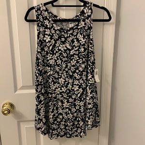 Black and white sleeveless blouse